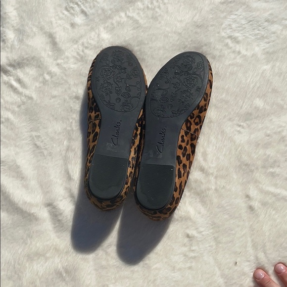 Clarks cheetah Flats - Picture 2 of 4